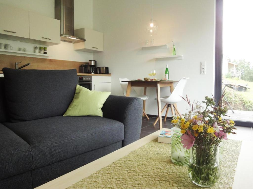 Ferienwohnung Am Moselufer Целль-ан-дер-Мозель Экстерьер фото